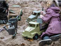Eco zandwagen – de kiepwagen van gerecycled plastic, elk exemplaar uniek
